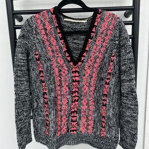 V-neck pullover size Small